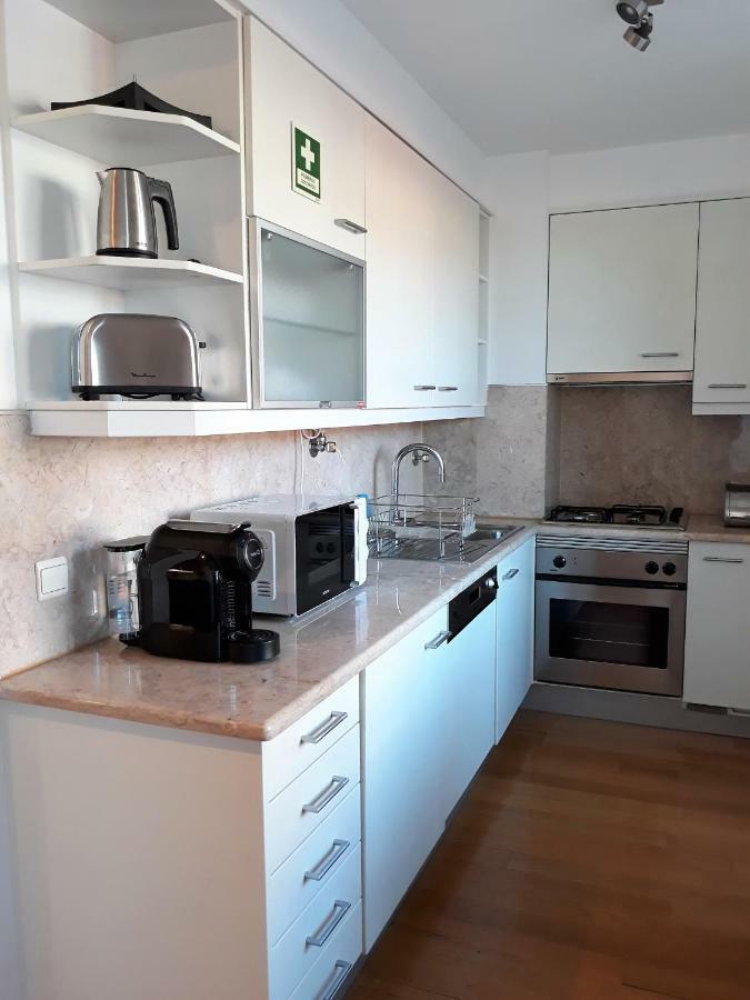 Chiado Apartment With View To The Castle Lisbon Exterior photo